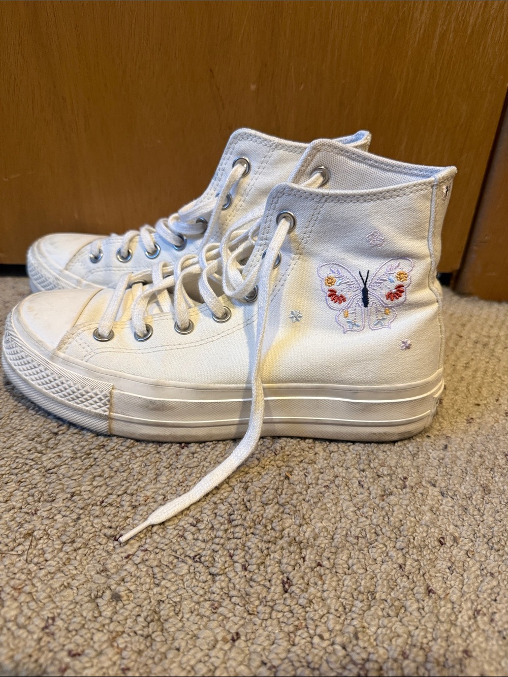 White High-Top Canvas Sneakers with Embroidered Butterfly